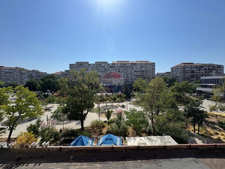 De Vânzare Apartament cu 2 camere,53.6 mp ut, etaj 3, Parcul Magnoliei - 11