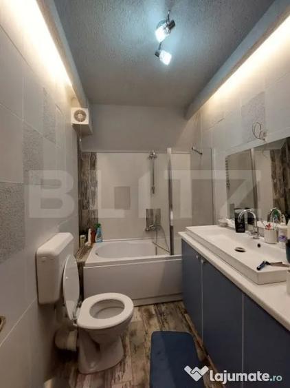 Casă cu 7 camere cu Teren 3800 Mp în Albert