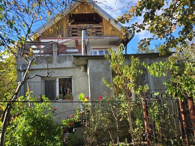 Casă cu 4 camere în Trivale