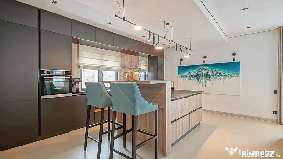 Apartament cu 3 camere decomandat în Drumul Poienii