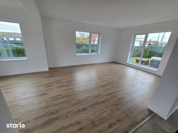 Casă cu 4 camere cu Teren 350 Mp în Mărășești