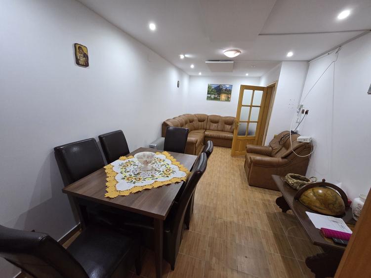 Apartament cu 3 camere semidecomandat în Poiana Brașov