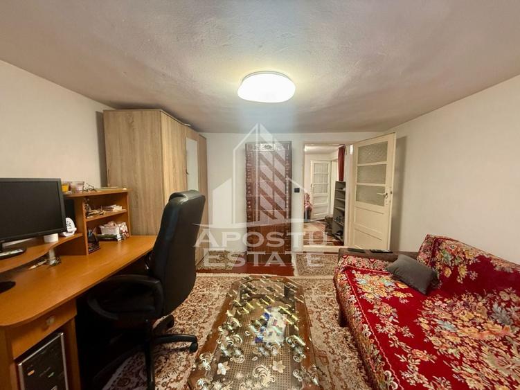 Casă individuală cu 3 camere cu Canalizare în Plopi