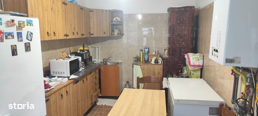 Casă cu 4 camere cu Teren 328 Mp în Central