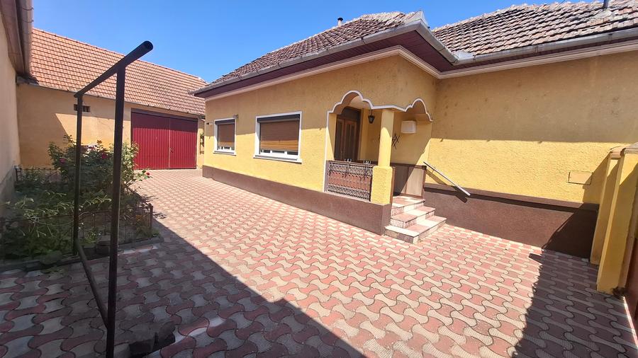 Casă individuală cu 3 camere cu Canalizare în Orăștie