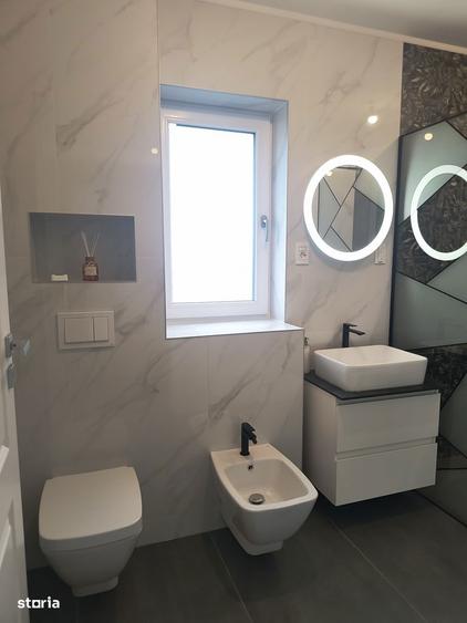 Casă cu 5 camere cu Teren 500 Mp în Borș
