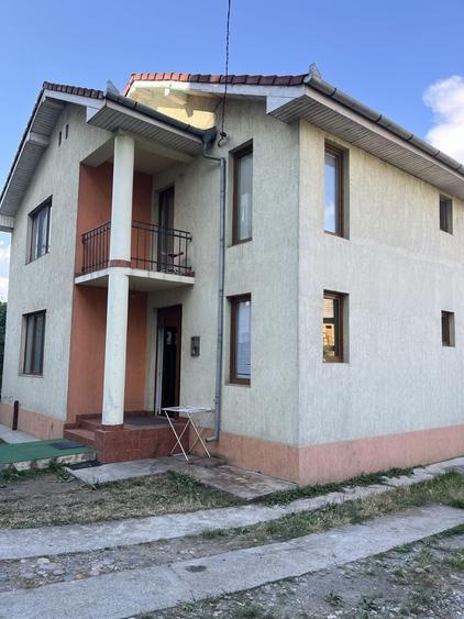 Casă cu 3 camere cu Teren 200 Mp în Iris