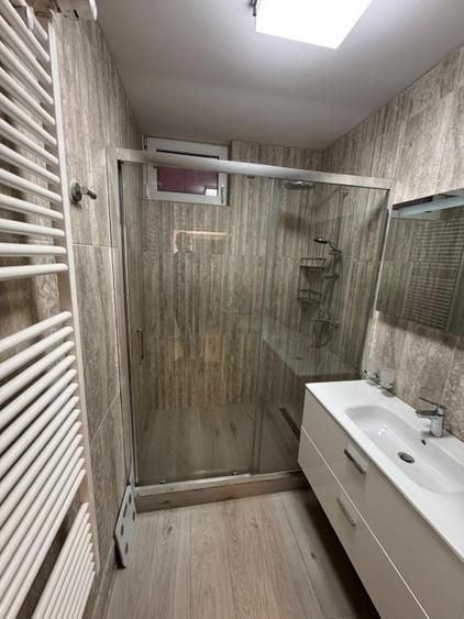 Apartament cu 4 camere decomandat în Primăverii