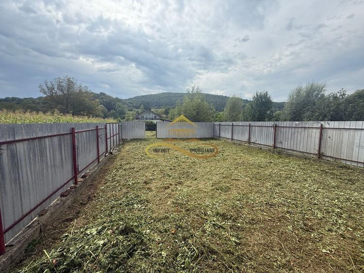 Casă individuală cu 5 camere cu Canalizare în Luncani
