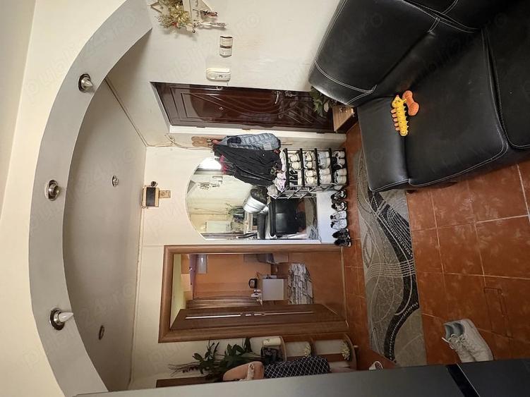 Apartament cu 2 camere decomandat în Casa Cărții