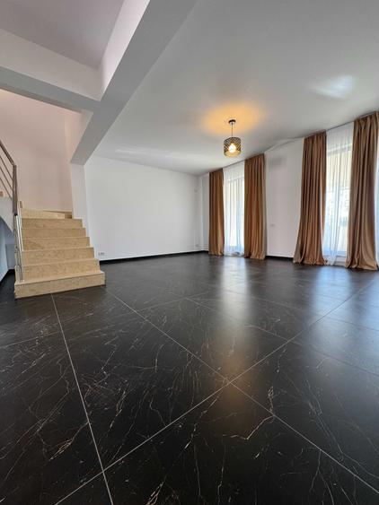Casă cu 4 camere în Ghencea