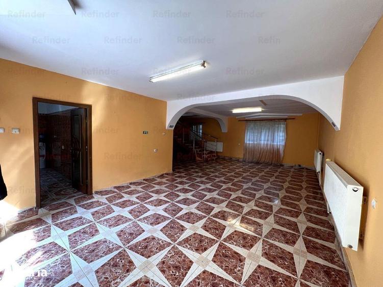 Casă cu 4 camere cu Canalizare în Vitan