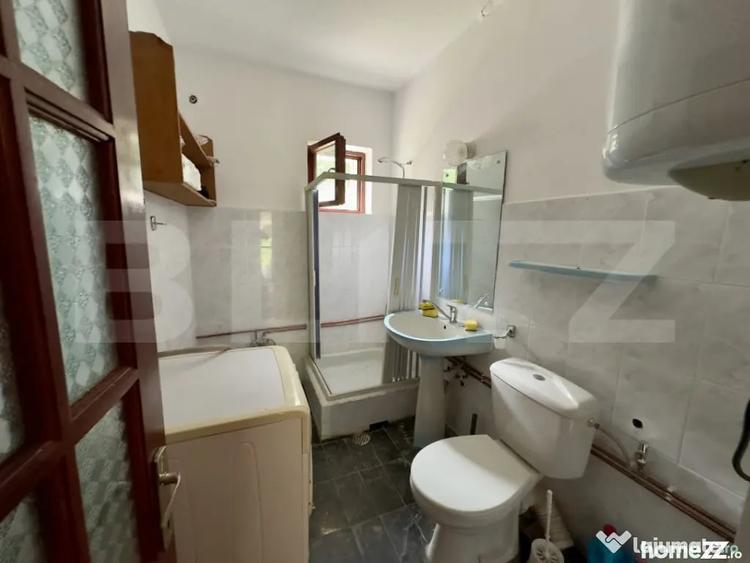 Casă cu 7 camere cu Teren 1670 Mp în Ponor