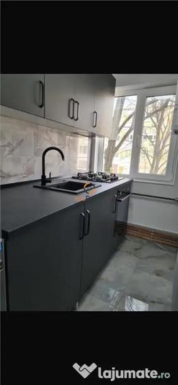 Apartament cu 3 camere semidecomandat, mobilat în Dacia