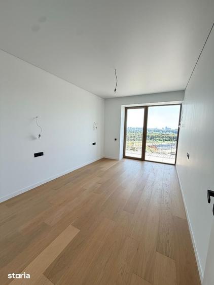 Apartament cu 4 camere decomandat în Pipera