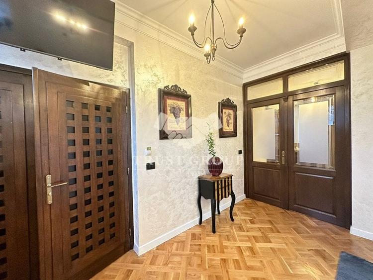 Apartament cu 3 camere decomandat, mobilat în Arcul de Triumf