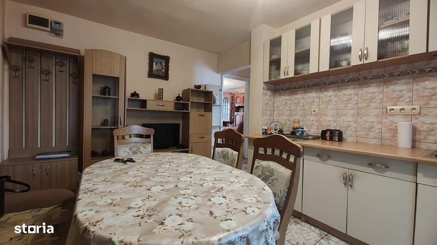 Apartament cu 2 camere decomandat în Zamfirescu