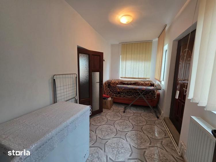 Casă cu 3 camere cu Teren 1260 Mp în Central