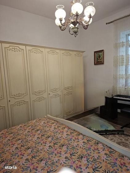 Casă cu 4 camere în Central