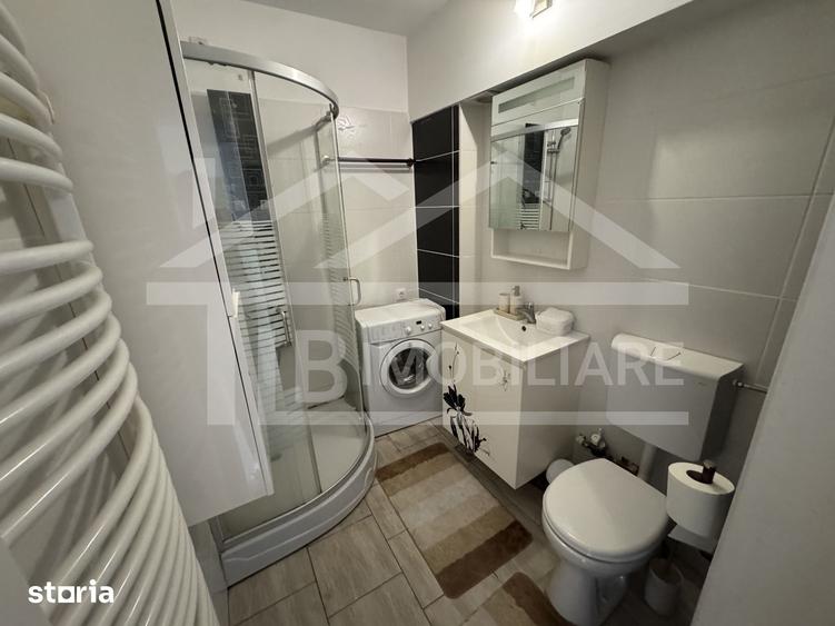 Apartament cu 2 camere semidecomandat în 22 Decembrie 1989
