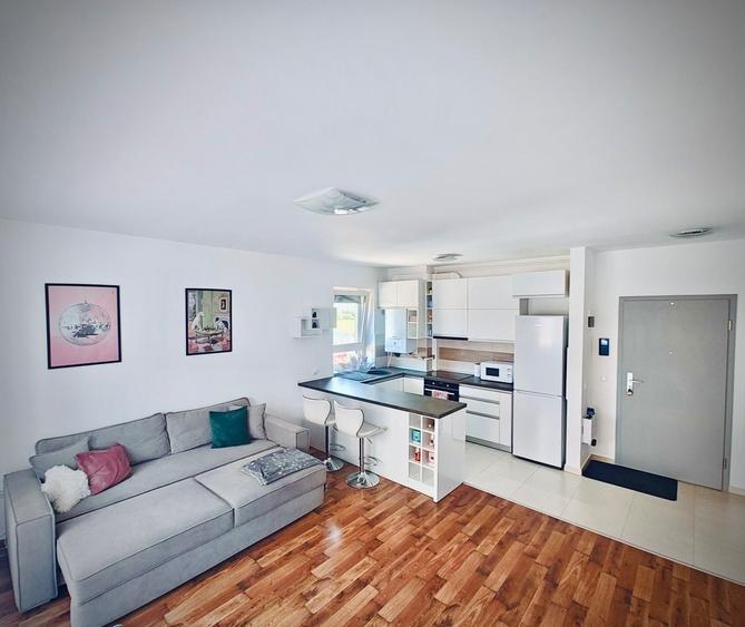 Apartament cu 2 camere semidecomandat în Avantgarden