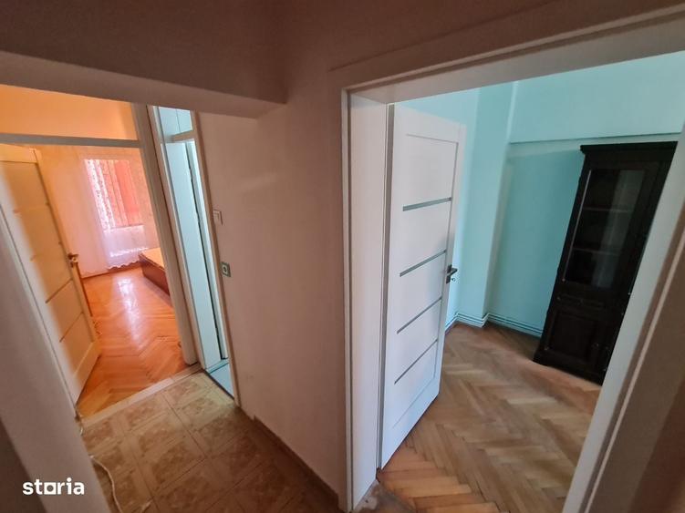 Apartament cu 2 camere decomandat în Băncilor