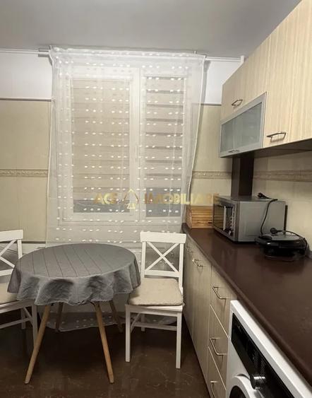 Apartament cu 3 camere decomandat, mobilat în Drumul Taberei