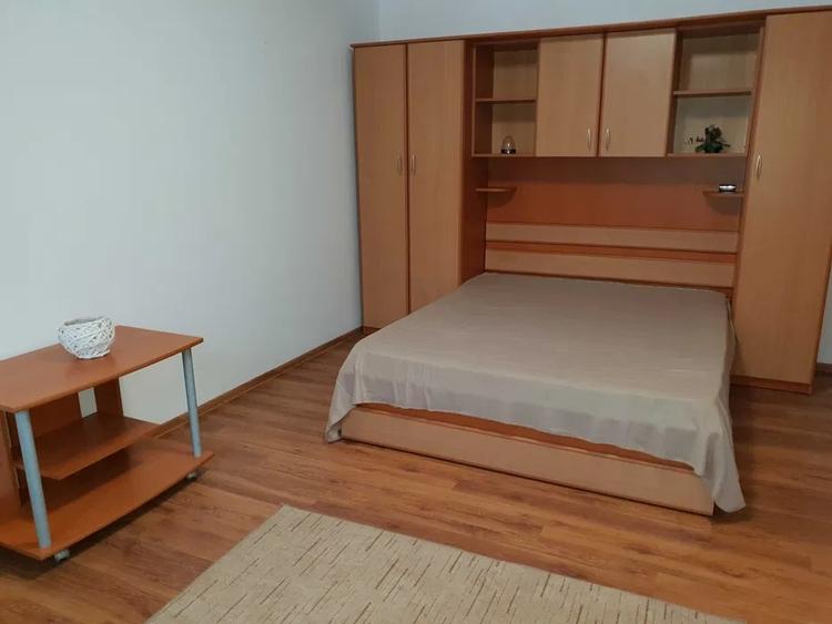 Garsonieră decomandată, mobilată în Drumul Taberei