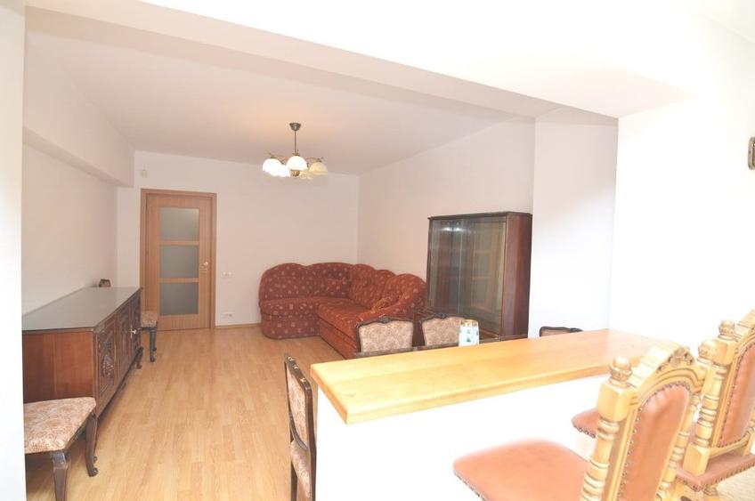 Apartament cu 3 camere decomandat în Iancului