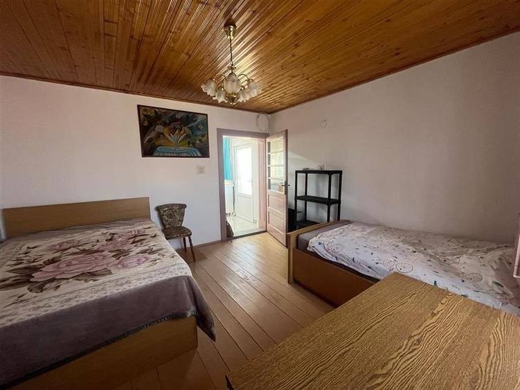 Casă individuală cu 2 camere cu Teren 2297 Mp în Fughiu