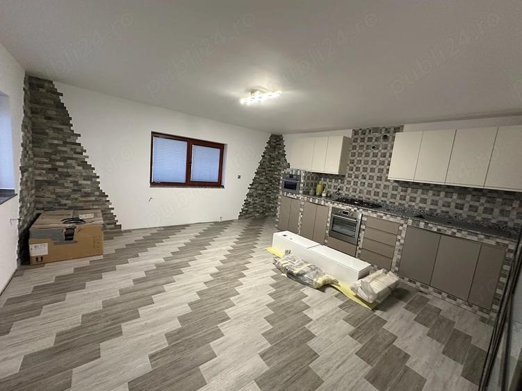 Casă cu Teren 250 Mp în Corbu