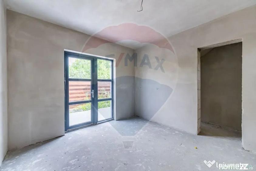Apartament cu 4 camere decomandat în Pârneava
