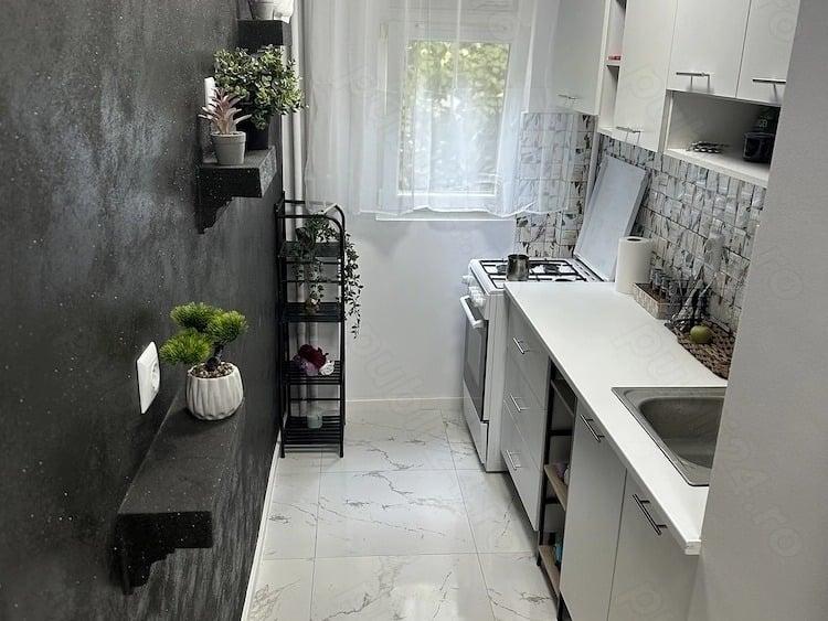 Apartament cu 2 camere semidecomandat în Brâncoveanu