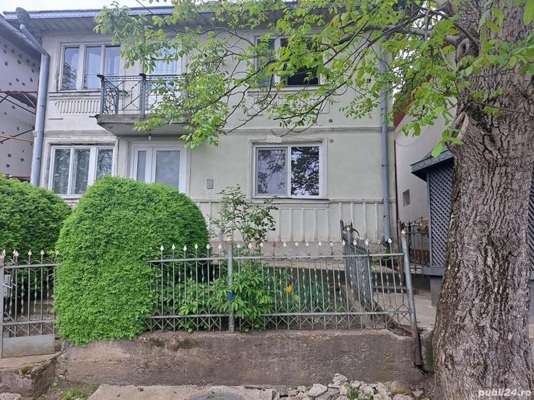 Casă cu 5 camere cu Teren 580 Mp în Dorohoi