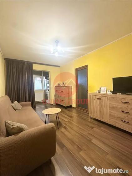 Apartament cu 2 camere semidecomandat în Casa de Cultură