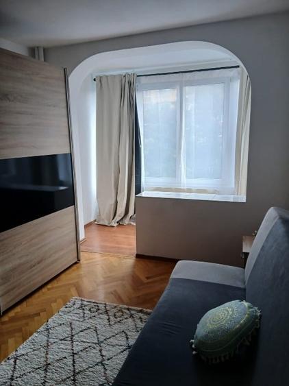 Apartament cu 3 camere decomandat, mobilat în Gării