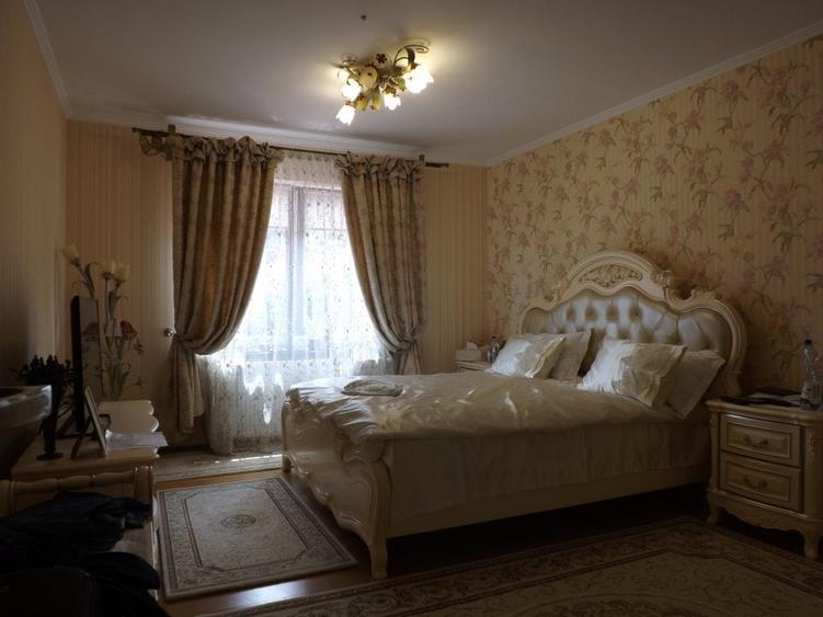 Casă individuală cu 7 camere cu Canalizare în Săcele
