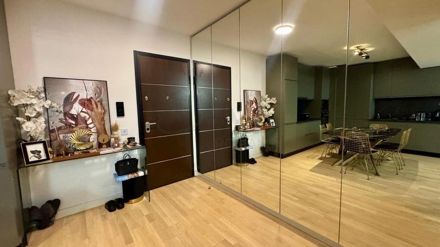 Apartament cu 4 camere semidecomandat, mobilat în Barbu Văcărescu