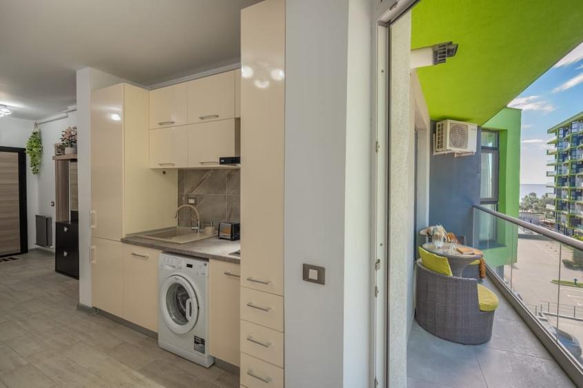 Apartament cu 2 camere semidecomandat, mobilat în Central
