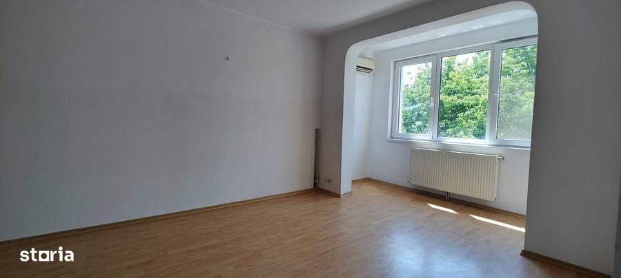 Apartament cu 3 camere decomandat în Politehnica