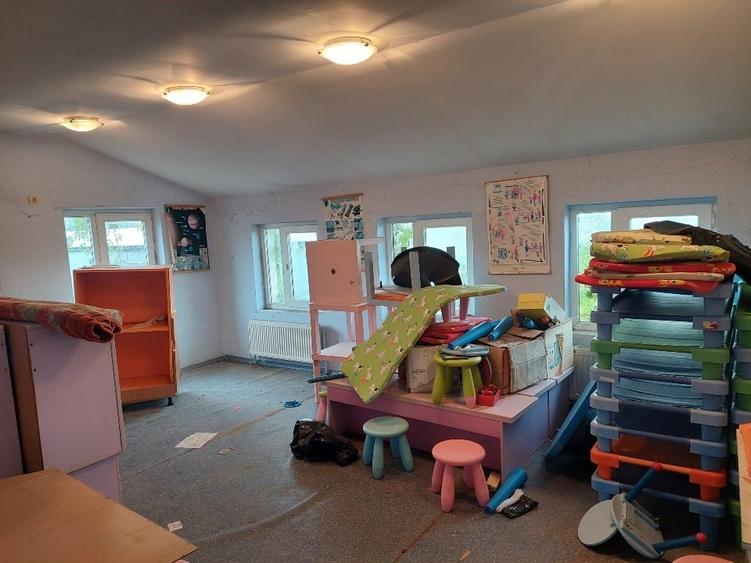 Casă individuală cu 5 camere cu Teren 6000 Mp în Crețești