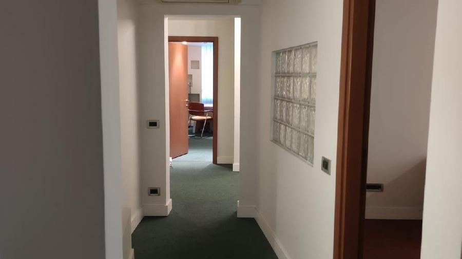 Apartament 4 camere-Pantelimon - Piata Delfinului, Sector 2 - 2