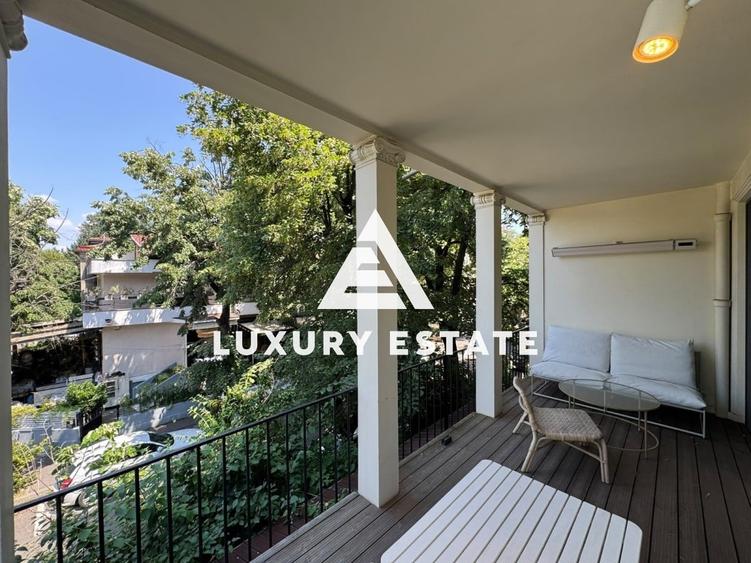 Apartament cu 3 camere semidecomandat în Capitale