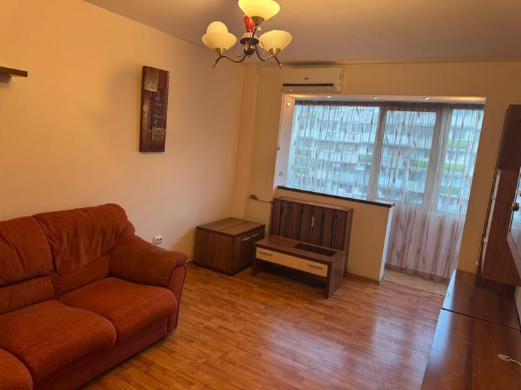 Apartament cu 3 camere decomandat, mobilat în Drumul Taberei
