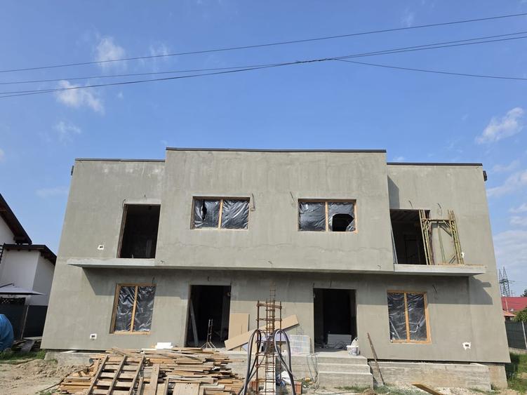 Duplex cu 4 camere cu Canalizare în Big-Bascov