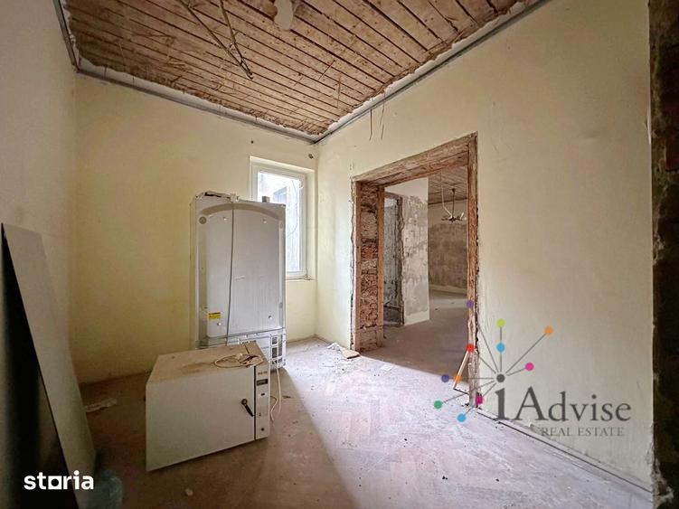 Apartament cu 4 camere în Centrul Istoric