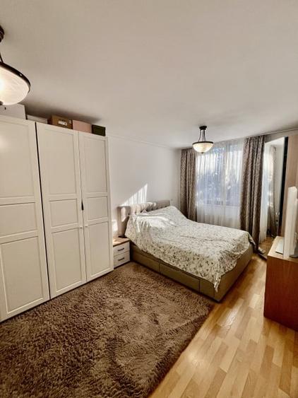 Apartament cu 3 camere decomandat, mobilat în Central
