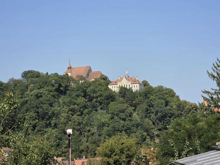 Casă cu 4 camere în Central