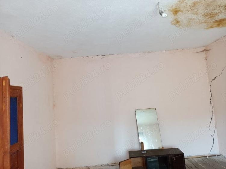 Casă cu 3 camere în Tiulești