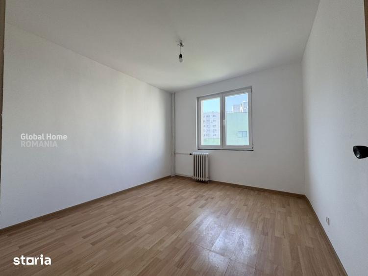 Apartament cu 3 camere decomandat în Vitan